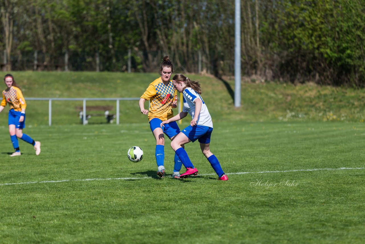 Bild 185 - B-Juniorinnen Bramstedter TS - SSV Hennstedt : Ergebnis: 3:7